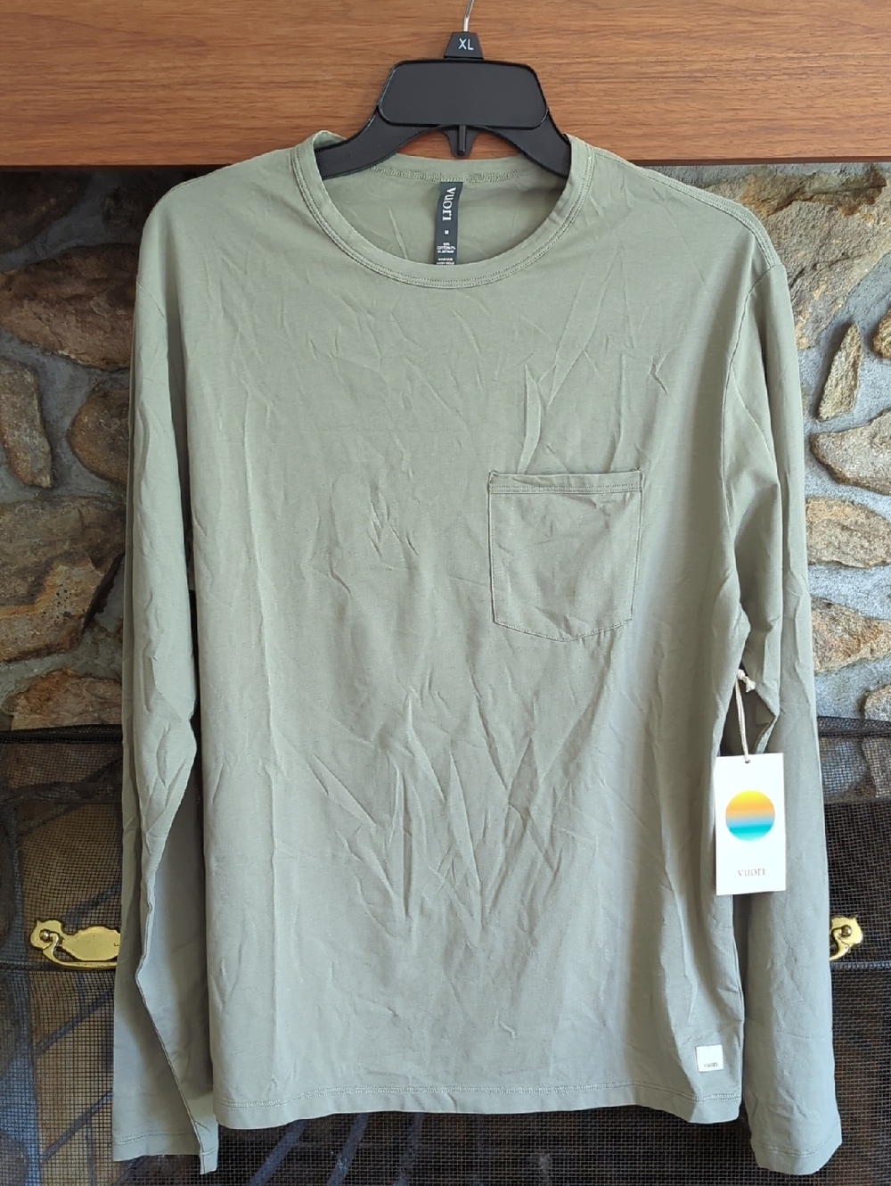 Vuori Sage Green Long Sleeve Feather Tee NWT